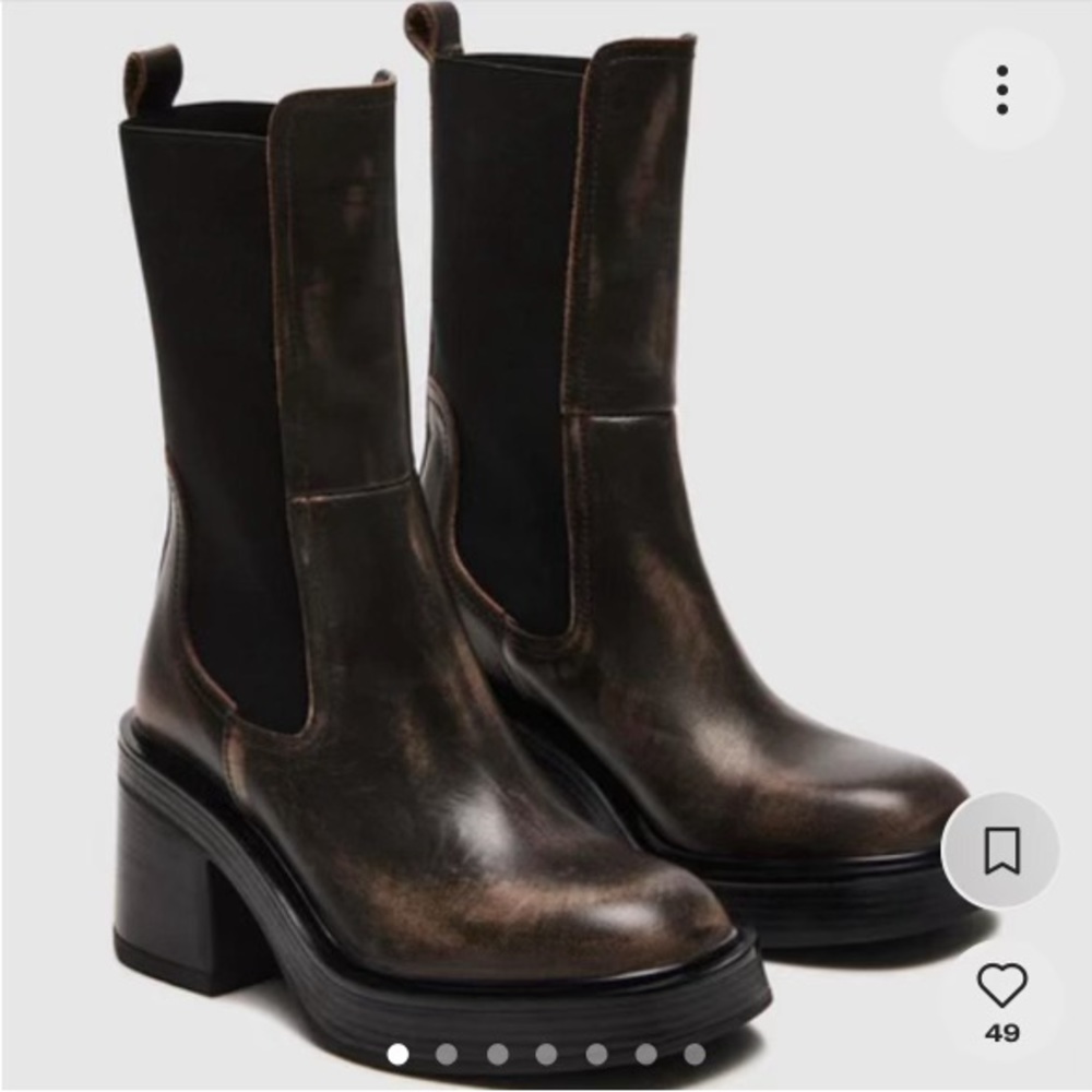 Steve Madden Brown Distressed Boots